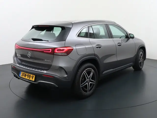 Mercedes-Benz EQA 300 4MATIC AMG Line 2023 Elektrisch 2