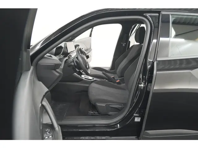 Peugeot 2008 1.2 Hybrid 136 Style 2025 Hybride Benzine 22