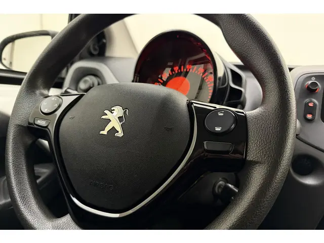 Peugeot 108 1.0 e-VTi Active 2018 Benzine 19