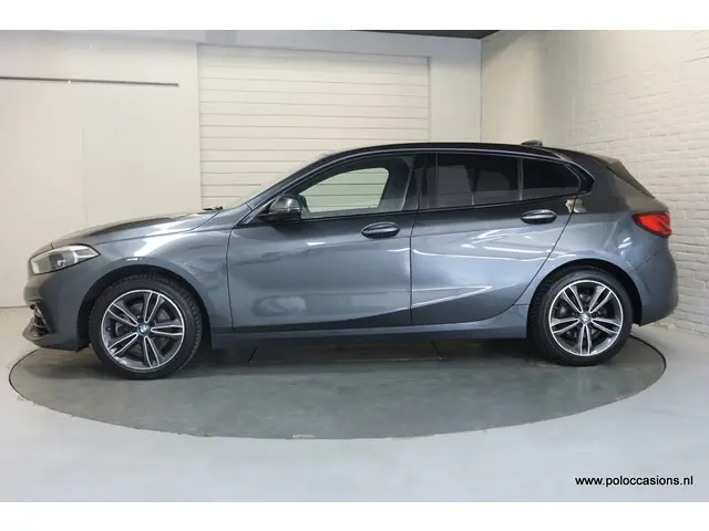 BMW 1 Serie 118i Sport-line 2020 Benzine 3