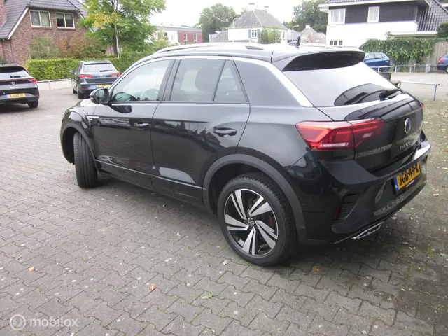 Volkswagen T-Roc 1.5 TSI R-Line Edition 2024 Benzine 2