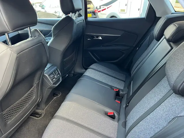 Peugeot 3008 1.2 PureTech Allure Automaat 2017 Benzine 14