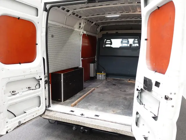 Peugeot Boxer 335 2.2 HDI L2H2 2014 Diesel 23