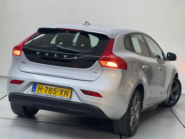 Volvo V40 2.0 T2 Momentum NAVI CRUISE PDC 2017 Benzine 7