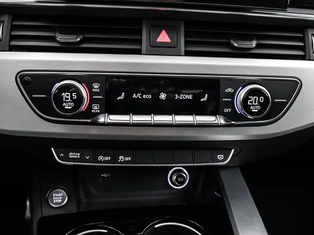 Audi A4 Avant 35 TFSI 150PK S line 2020 Benzine 12