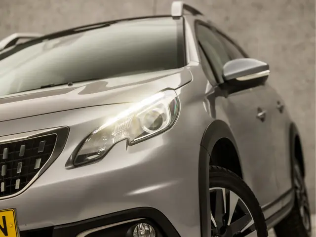 Peugeot 2008 1.2 PureTech Sport 2016 Benzine 16