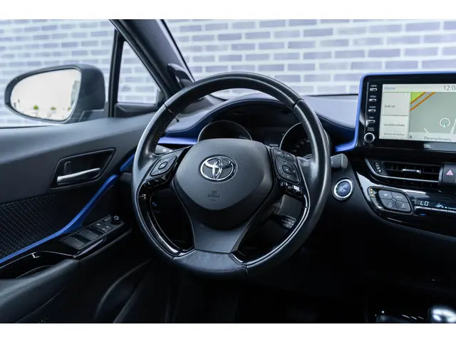 Toyota C-HR 2.0 Hybrid Bi-Tone 2020 Hybride Benzine 12