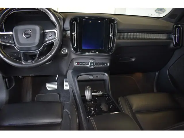 Volvo XC40 2.0 T4 190pk AUT8 R-Design 2018 Benzine 24