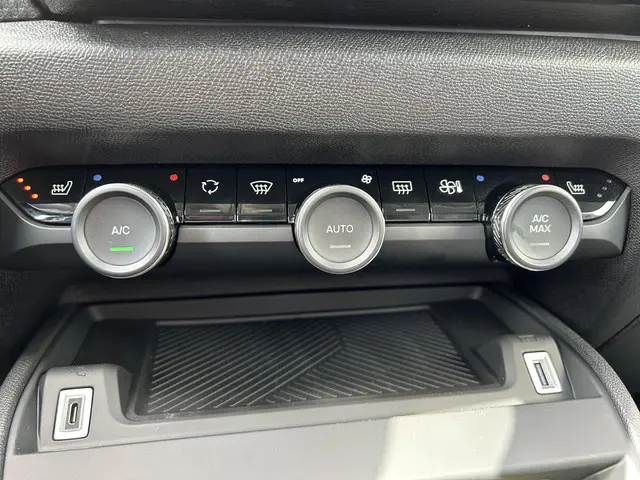 Citroën C4 1.2 Hybrid 145pk Max 2025 Hybride Benzine 14