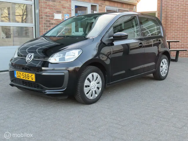 Volkswagen up! 1.0 BMT move up! 2018 Benzine 10