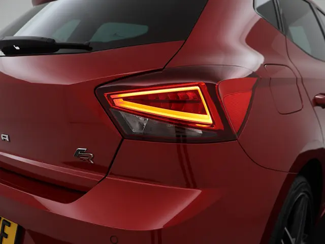 SEAT Ibiza 1.0 TSI 95PK FR Business Intense 2020 Benzine 33