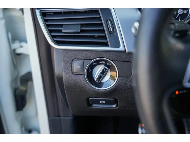 Mercedes-Benz M-Klasse 350 2013 Benzine 22