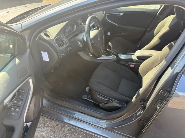 Volvo V40 1.6 D2 Kinetic 2013 Diesel 5