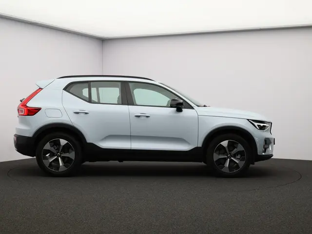 Volvo XC40 2.0 B4 Plus Dark 2025 Benzine 7