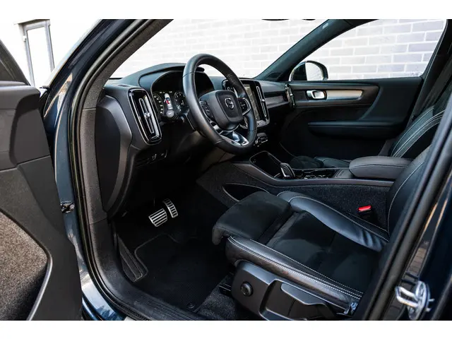 Volvo XC40 2.0 B4 R-Design 2022 Benzine 16