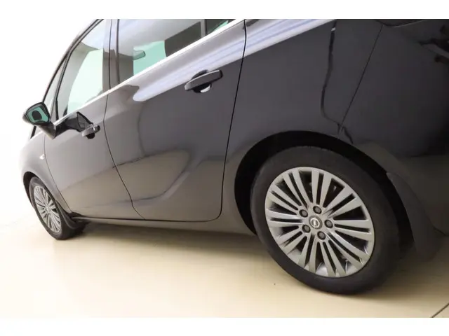 Opel Zafira Tourer 1.4 Turbo 140pk Cosmo 2013 Benzine 19
