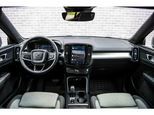 Volvo XC40 2.0 B4 Core 2023 Benzine 5