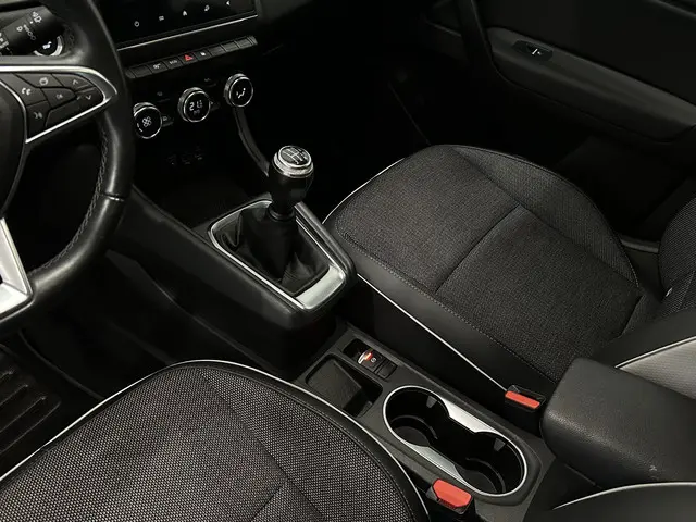 Renault Captur 1.0 TCe 100 Intens 2020 Benzine 25