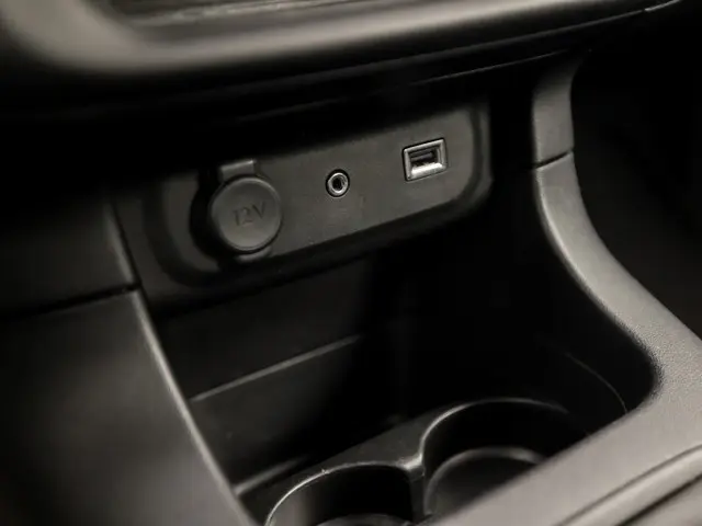 Citroën C3 1.2 PureTech Sport 2017 Benzine 24