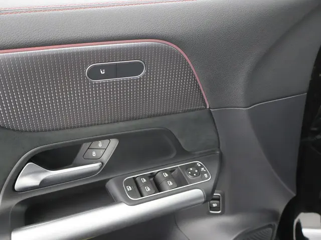 Mercedes-Benz EQA 250 AMG Line 67 kWh 2023 Elektrisch 28