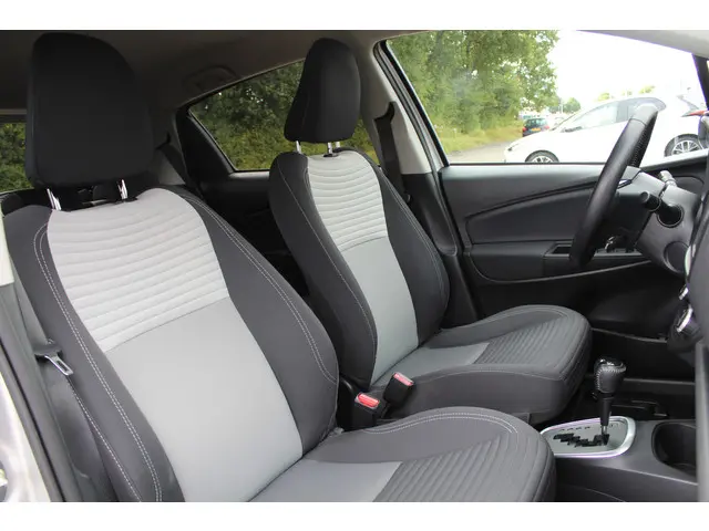 Toyota Yaris 1.5 Hybrid Dynamic 2020 Hybride Benzine 12