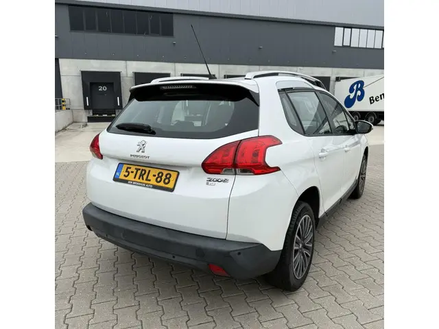 Peugeot 2008 3