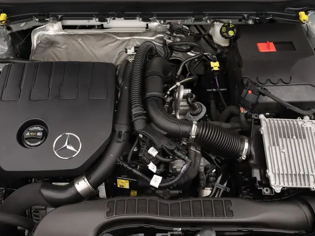 Mercedes-Benz A-Klasse 180 Business Line 2023 Benzine 36