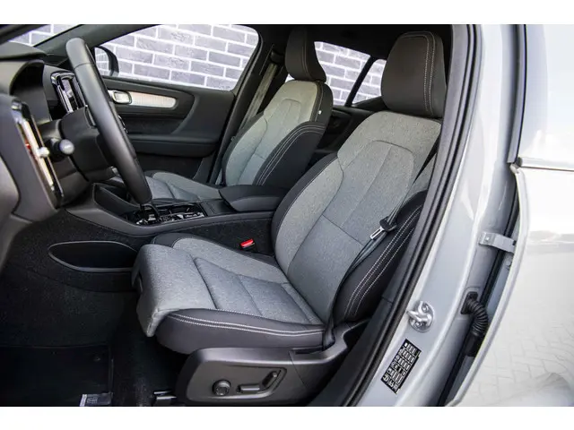 Volvo XC40 2.0 B4 Plus Dark 2025 Benzine 6