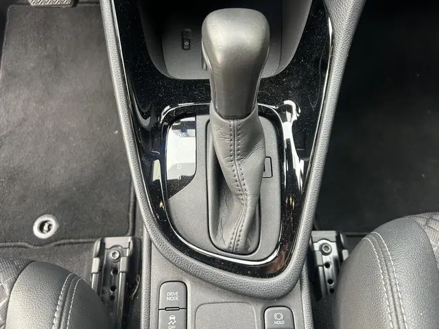 Toyota Yaris 1.5 Hybrid Executive 2021 Hybride Benzine 13