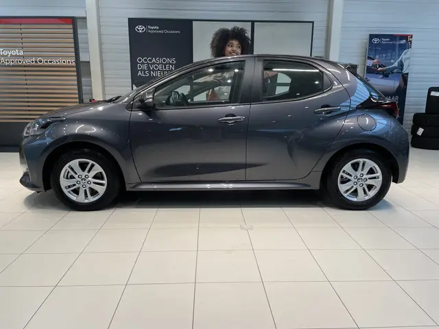 Toyota Yaris 1.5 Hybrid 115 Active 2025 Hybride Benzine 2