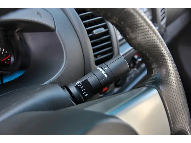 Nissan Navara 2.5 dCi XE King Cab 2012 Diesel 27