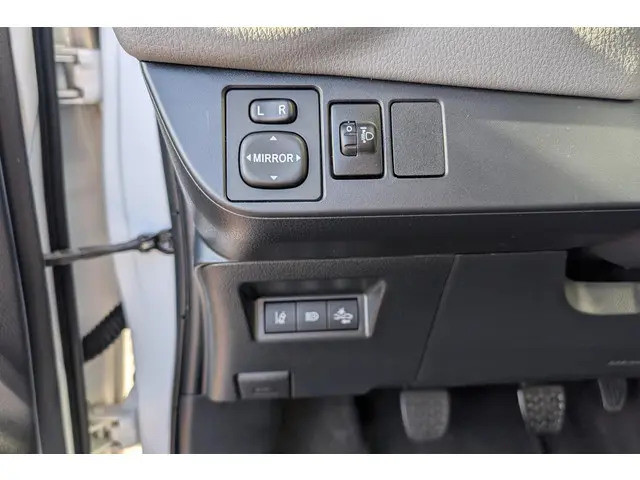 Toyota Yaris 1.5 VVT-i Design Red 2020 Benzine 18