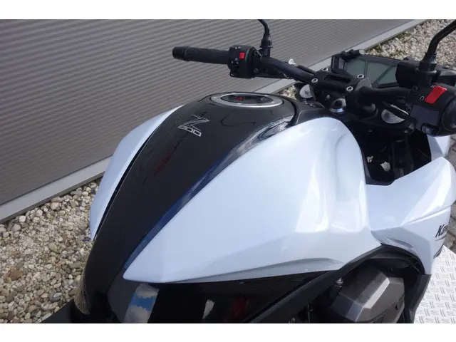Kawasaki Z800 E 2013 Benzine 13