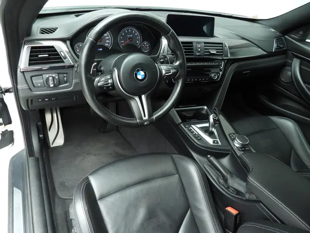 BMW M4 4-serie Coupé Competition 2018 Benzine 6