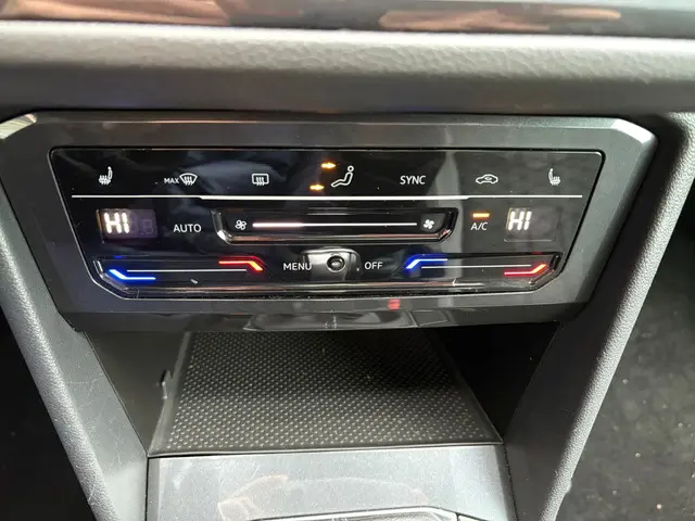 Volkswagen Tiguan 1.5 TSI R-Line Pano 2022 Benzine 32