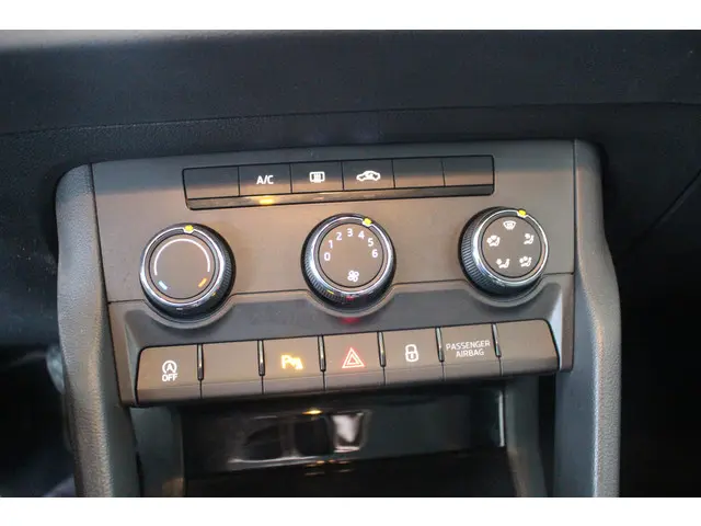 Škoda Karoq 1.0 TSI Ambition 2020 Benzine 23