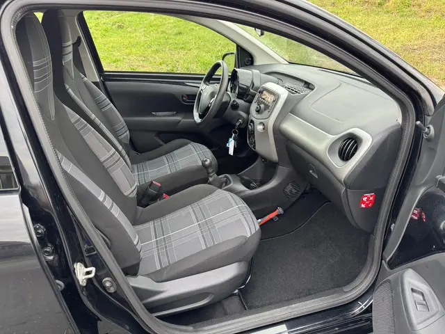 Peugeot 108 1.0 e-VTi Active 2016 Benzine 19