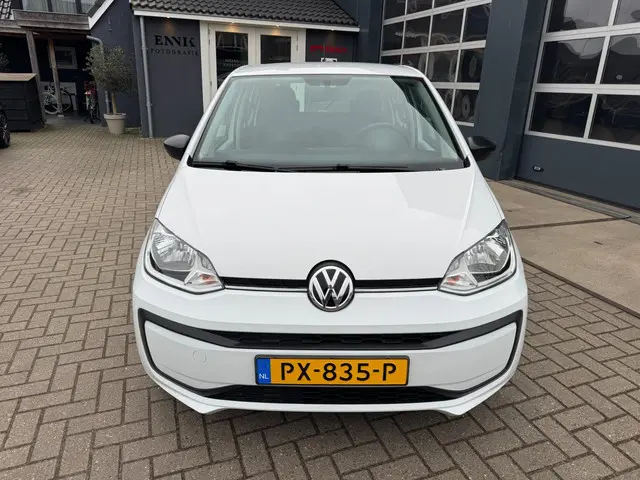 Volkswagen up! 3