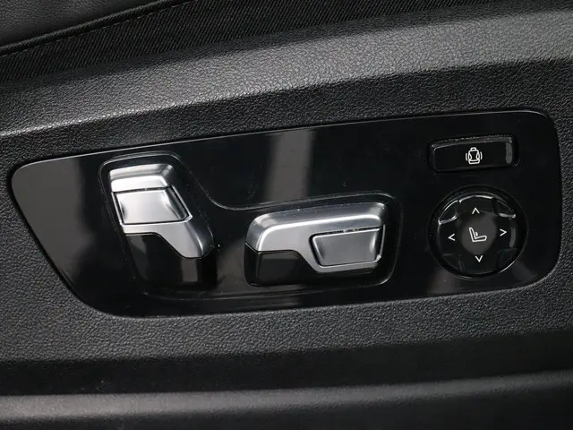 BMW X5 xDrive45e High Executive 2023 Hybride Benzine 45