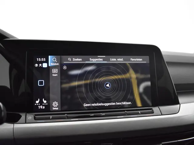 Volkswagen Golf Variant 1.0 TSI 110pk Life 2023 Benzine 19