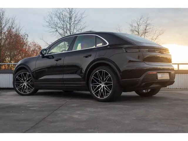 Porsche Macan 2