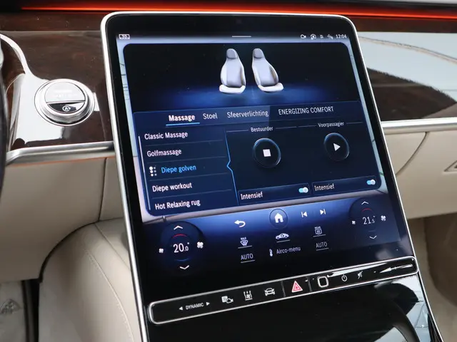 Mercedes-Benz S-Klasse 680 4MATIC Maybach 2023 Benzine 27