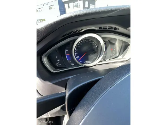 Volvo V40 2.0 T4 R-Design automaat 2017 Benzine 9