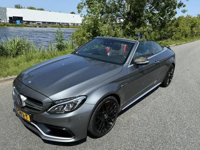 Mercedes-Benz C-Klasse Cabrio AMG 63 S 2017 Benzine 6