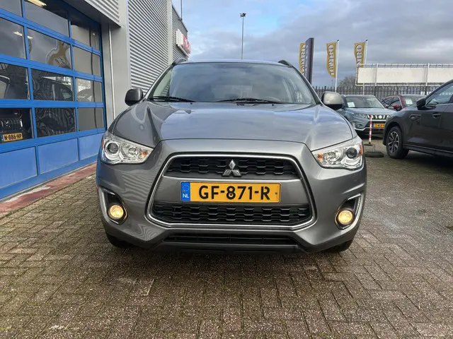 Mitsubishi ASX 1.6 Cleartec Invite+ 2015 Benzine 3