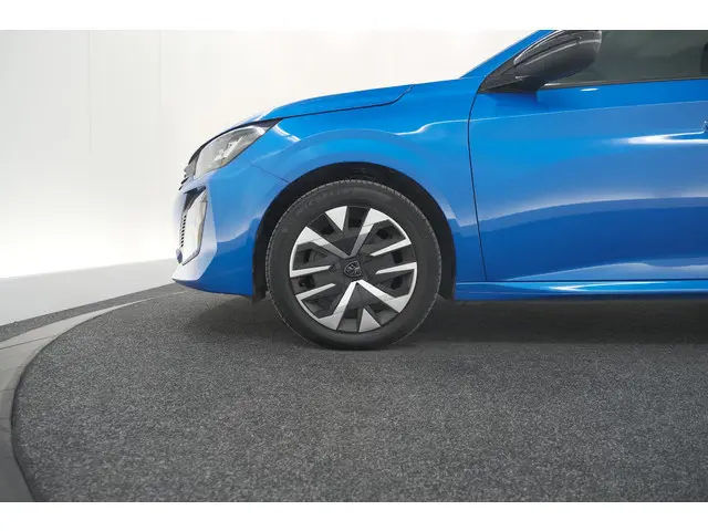 Peugeot 208 PureTech 100 Active 2024 Benzine 17