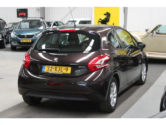 Peugeot 208 1.4 VTi Active 2012 Benzine 4