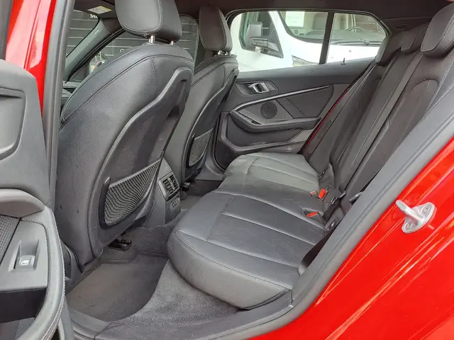 BMW 1 Serie 118i High Executive 2019 Benzine 25