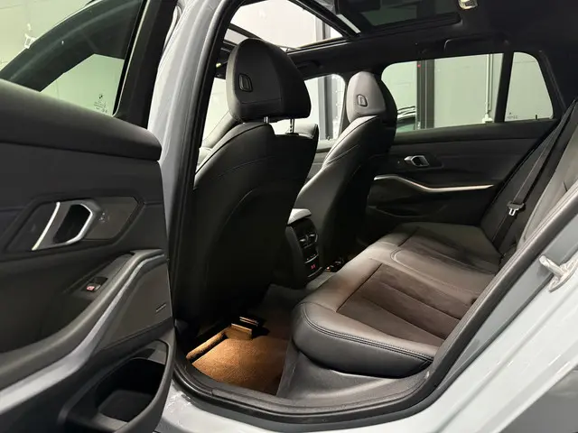 BMW 3 Serie Touring 330e xDrive 2024 Hybride Benzine 14