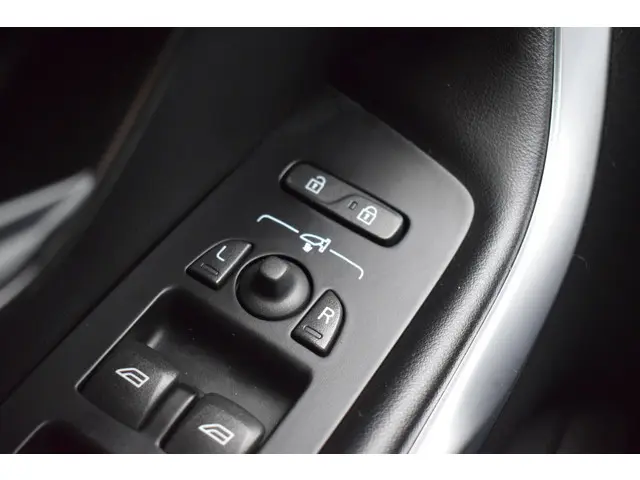 Volvo V40 2.5 T5 255pk Automaat R-Design 2013 Benzine 38